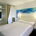 America 3* Locarno