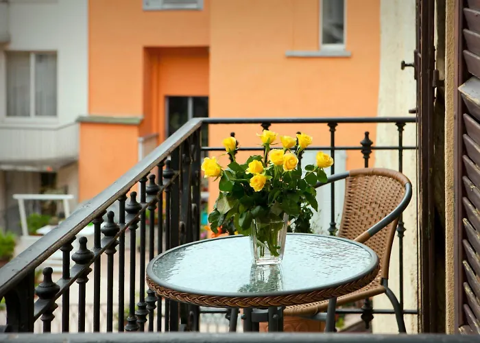 America 3* Λοκάρνο